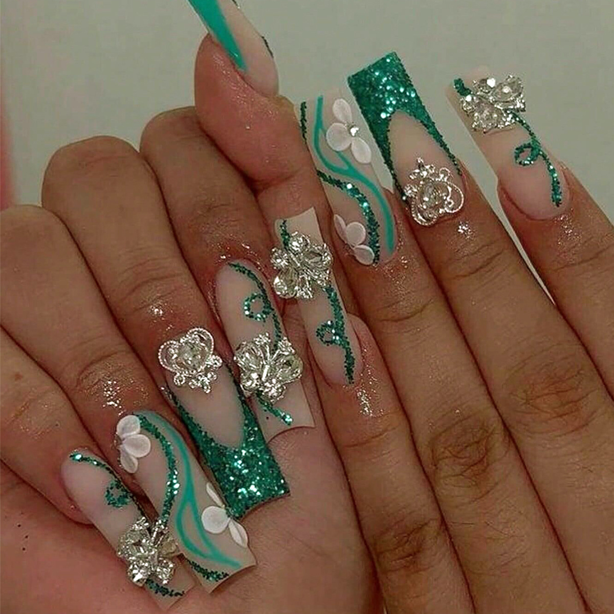 Nail Art French - Balerina sztuczne paznokcie błyszczący klej na