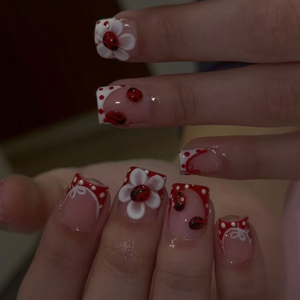 Nail Art Halal - 24 sztuki w zestawie. Prostokątne naklejki