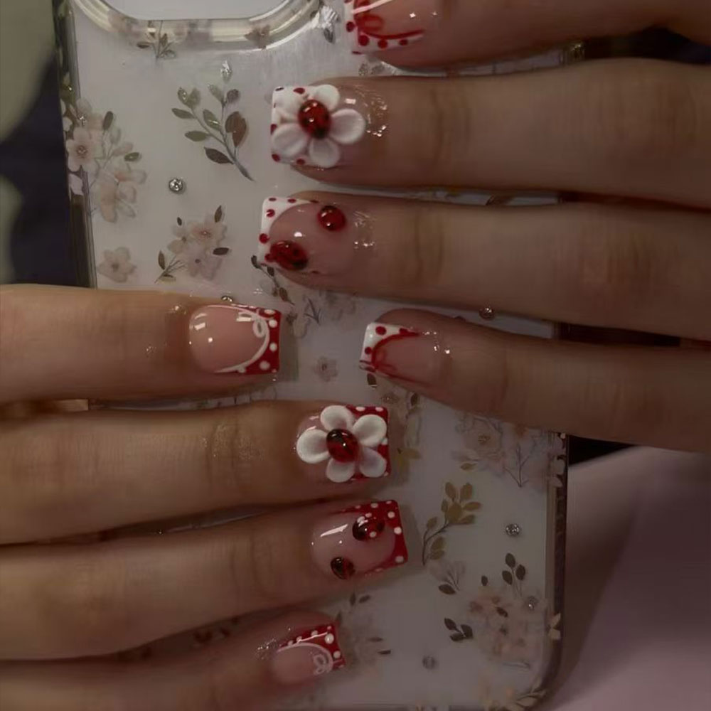 24 sztuki w zestawie. Prostoką – Nail Art Halal recenzja i cena